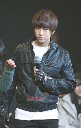 บทของอูยอง (Woo Young) ในละครเรื่อง Dream High!