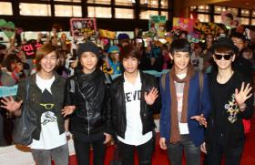 วง SHINee เดินทางไปโปรโมทที่ไต้หวัน!