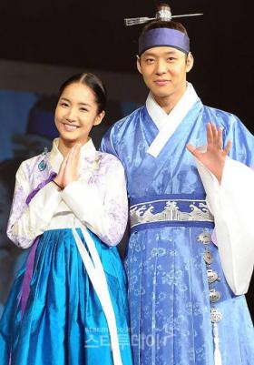 ยูชอน (Yoochun) ปฏิเสธข่าวลือกับปาร์คมินยอง (Park Min Young) 