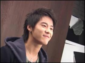 คิมจุนซู (Kim Junsu) เผยผมทรงใหม่!