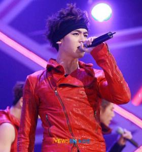 ภาพของโรงเรียนไฮสคูลของนิชคุณ (Nichkhun) 