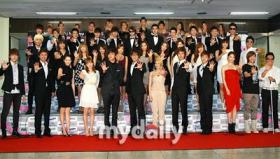 สมาชิกค่าย SM ให้กำลังใจเด็กเตรียมเอนทรานซ์!