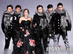 ลีบยองฮุน (Lee Byung Hun), คิมฮีซอน (Kim Hee Sun), ชอยซีวอน (Choi Si Won) ร่วมเดินแฟชั่นระลึก Andre Kim!