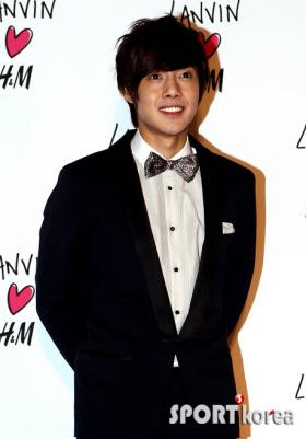 คิมฮยอนจุง (Kim Hyun Joong) และศิลปินอื่นๆ ไปร่วมงาน Lanvin สำหรับ H&M