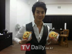 คิมฮยองจุน (Kim Hyung Joon) โชว์อาหารกล่องจากแฟนๆ