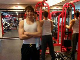 นิชคุณ (Nichkhun) โชว์หุ่นแมนๆ ของเขา