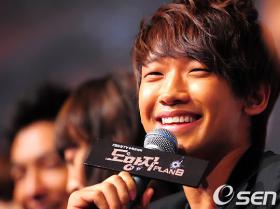 เรน (Rain) จะมีการแสดงเดี่ยวที่งานปิดพิธีเอเชี่ยนเกมส์ 2010