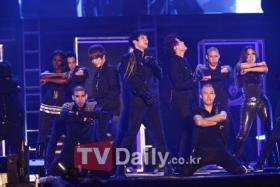 คอนเสิร์ต JYJ ที่เกาหลีประสบความสำเร็จด้วยแฟนๆ จำนวนรวม 80,000 คน!