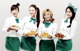 วง f(x) เป็นนางแบบพรีเซ็นเตอร์ให้กับไก่แบรนด์ Chicken Mania 