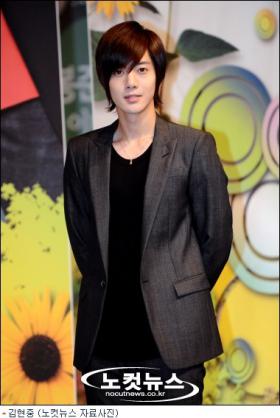 คิมฮยอนจุง (Kim Hyun Joong) จะร้องเพลงที่แต่งโดยโคมูโระ เทตซึยะ (Komuro Tetsuya)!!