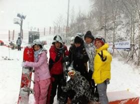 ครอบครัว YG ฉลองฤดูหนาวที่สกีรีสอร์ต