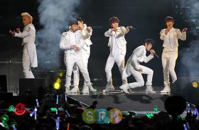 แฟนๆ ต่างประเทศมาร่วมคอนเสิร์ตของวง B2ST 