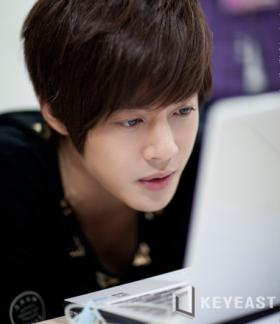 ข้อความจากการเปิดหน้าไซท์มือถือของคิมฮยอนจุง (Kim Hyun Joong)!