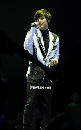 แฟนๆ ชาวญี่ปุ่นยังคงเรียกคิมฮยอนจุง (Kim Hyun Joong) &quot;ลีดเดอร์&quot;?