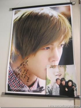 ภาพคิมฮยอนจุง (Kim Hyun Joong) ถ่ายกับพ่อและแม่แจจุง (Jae Joong)?