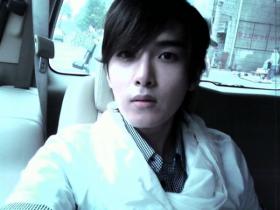 เรียววุค (Ryeo Wook) ชื่นชม IU