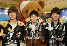 วง B2ST ไปร่วมงาน Seoul Doll Fair 2010!