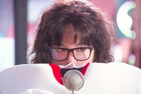 IU เปลี่ยนมาเป็นลุคเด็กผู้หญิงน่าเกลียดสำหรับเรื่อง Dream High!