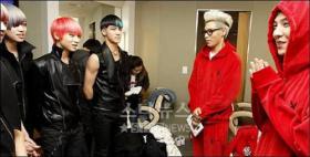 ภาพของ G-Dragon และท็อป (T.O.P) กับวง Teen Top ได้รับความสนใจอย่างมาก