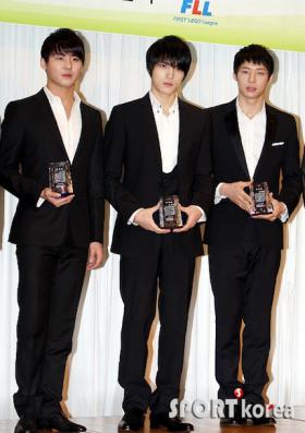 JYJ เป็นทูตสัมพันธ์สำหรับ FLL Korea