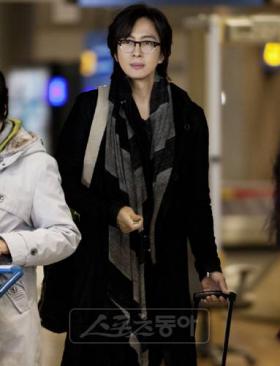 เบยองจุน (Bae Yong Joon) ถูกพาส่งโรงพยาบาลจากการเจ็บปวดที่บริเวณคอ