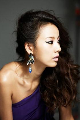 ลีฮโยริ (Lee Hyori) ถ่ายภาพสำหรับเครื่องสำอางค์แบรนด์ Clio