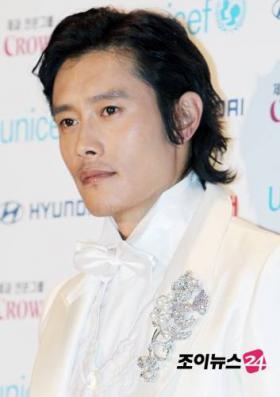 ลีบยองฮุน (Lee Byung Hun) เดินทางไปสหรัฐฯ เพื่อไปเริ่มถ่ายทำเรื่อง G.I. Joe 2