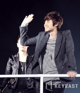 ภาพคิมฮยอนจุง (Kim Hyun Joong) จากกิจกรรม Project Smile อย่างเป็นทางการ!