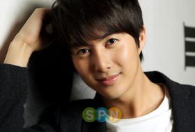 คิมฮยองจุน (Kim Hyung Joon) เซ็นสัญญากับทาง Avex!