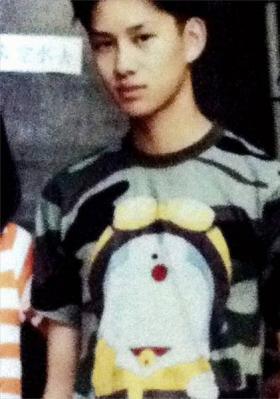 คิมฮีชอล (Kim Hee Chul) เผยภาพสมัยเรียนไฮสคูลของเขา