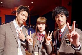 เผยภาพเบื้องหลังในกองละครเรื่อง Dream High 