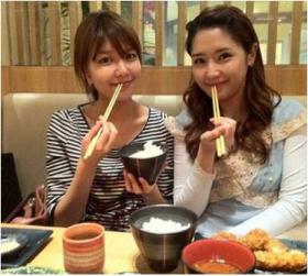 ซูยอง (Soo Young) ไปทานอาหารกับ?