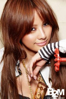 ลีฮโยริ (Lee Hyori) เป็นซีลิบิตี้ที่มีโครงสร้างใบหน้าที่สวย?