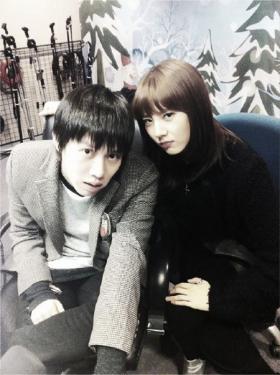 ฮีชอล (Hee Chul) และซอนดัมบิ (Son Dam Bi) ถ่ายภาพด้วยกัน