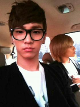 คีย์ (Key) อัพเดทแฟนๆ ของเขาด้วยภาพตลกๆ ของเขา!