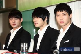 JYJ ไปตรวจสุขภาพแบบคร่าวๆ สำหรับการเป็นทหาร!