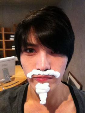 คิมแจจุง (Kim Jae Joong) ที่มีทั้งหนวดและเครา?