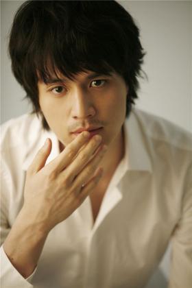 ลีดองวุค (Lee Dong Wook) ได้รับความสนใจอย่างมากก่อนปลดประจำการ!