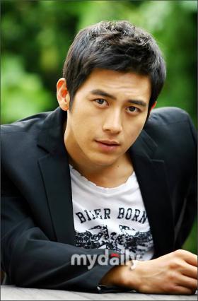 โกซู (Go Soo) เปิดเผยว่ากำลังเดท!