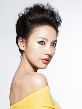 ลีฮโยริ (Lee Hyori) ถ่ายภาพสำหรับงานโฆษณาแบรนด์ Clio