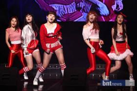 วงนักร้องใหม่ Swincle เปิดตัวเพลง Shake Ur Body ในการแสดงครั้งแรก!