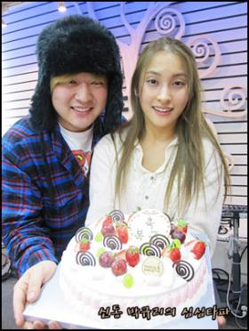 กยูริ (Gyuri) กลับไปรับหน้าที่ดีเจที่ Shim Shim Ta Pa!