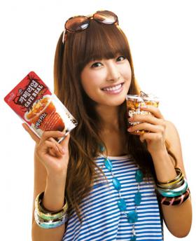  Victoria เป็นพรีเซ็นเตอร์โฆษณาสำหรับแบรนด์ Café Real!