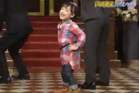 Ashida Mana แสดงเพลง Mister ของวง Kara!