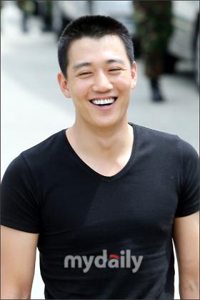 คิมเรวอน (Kim Rae Won) ตัดสินใจไม่ฟ้องศาลคนที่ขับรถชนรถของเขา!