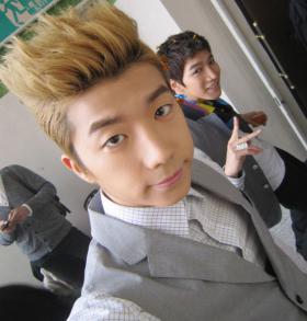 ภาพเบื้องหลังของวง 2PM ในงานแฟนมีทติ้ง!