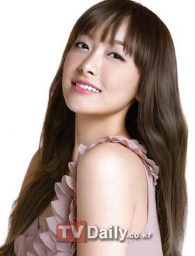 ภาพเพิ่มเติมของ Victoria ที่ถ่ายกับแบรนด์ Estee Lauder!
