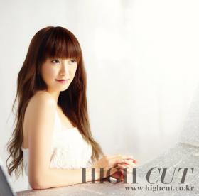 ภาพ Victoria ในนิตยสาร High Cut!