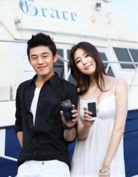 ยูอาอิน (Yoo Ah In) และคิมซาราง (Kim Sa Rang) เป็นพรีเซ็นเตอร์ของสมาร์ทโฟนตัว Optimus!