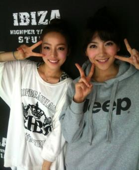 จิยอง (Ji Young) และคูฮาร่า (Goo Hara) ถ่ายภาพด้วยกัน!